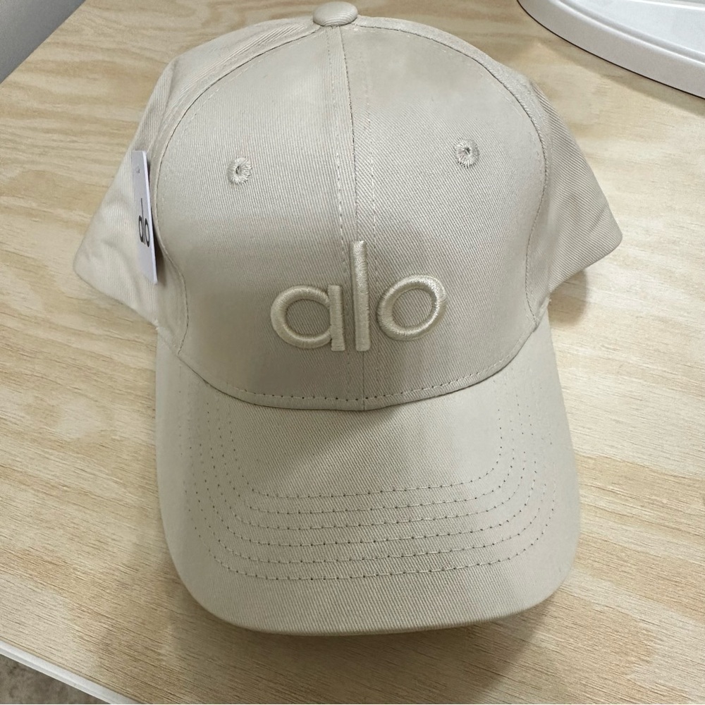 NEW SOLD OUT Alo yoga sand Off-Duty Cap - Picture 2 of 5